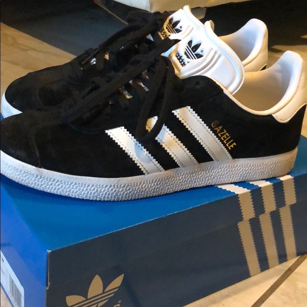 Adidas gazelle sneaker